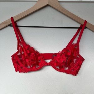 NWOT 32B Victoria’s Secret Lace Bralette